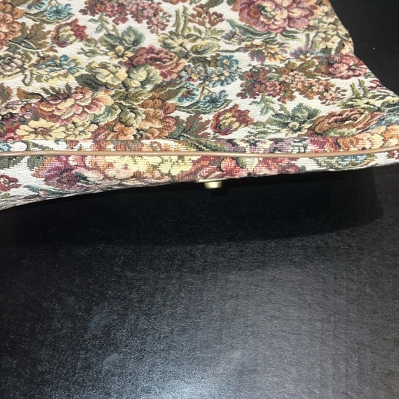 Vintage Floral Tapestry Clutch - Picture 6 of 7